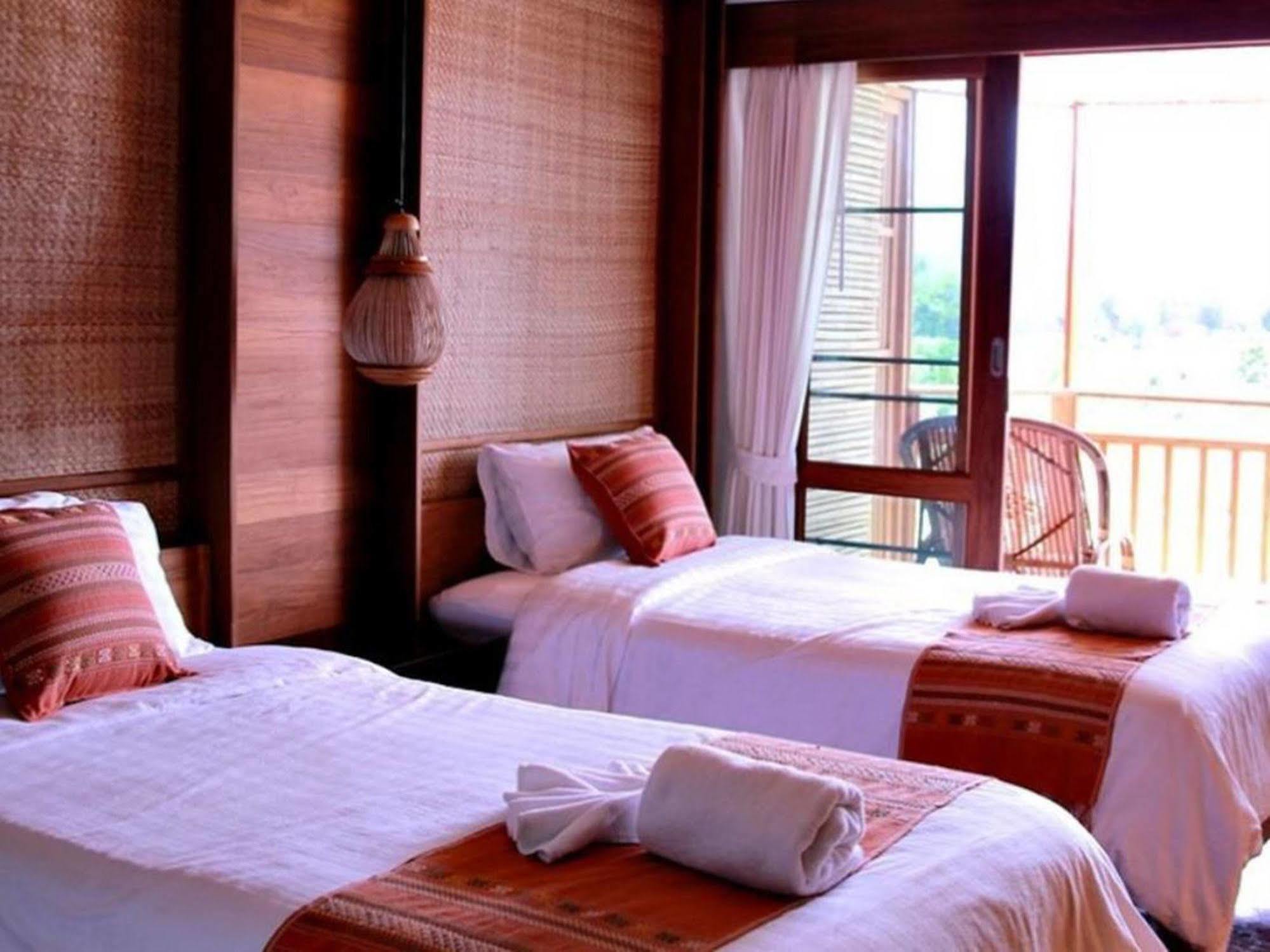 River Bank Resort Mae Sariang Exterior foto